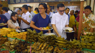 Jakarta's King of Street Food Jakarta's King of Street Food