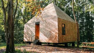 Small-Scale Retreats & Waterfront Wonders Small-Scale Retreats & Waterfront Wonders