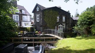 UK: Lakeside Luxury UK: Lakeside Luxury