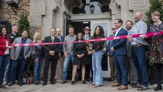 Checking in to Hotel 1928 Checking in to Hotel 1928