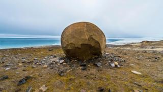 Mystery of the Stone Spheres