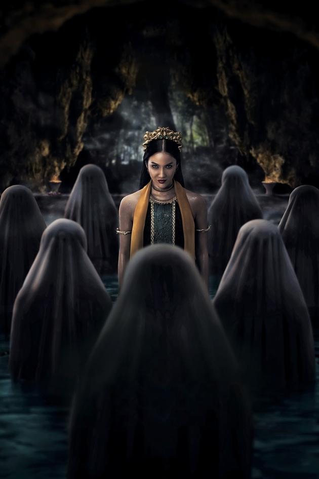 Dancing Village: The Curse Begins