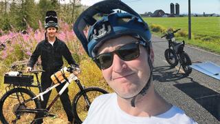 Jet Powered MTB vs Solar E-Bike Jet Powered MTB vs Solar E-Bike
