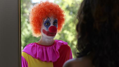 Sex. Clowns. Murder.