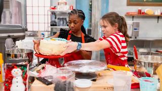 Kids Baking Championship: Frosting the Snowman