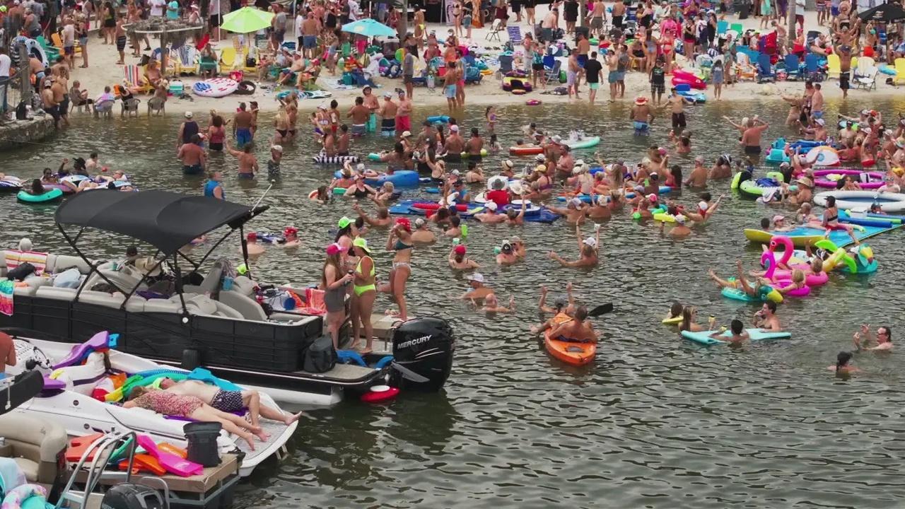 Watch Ozark Law: S1E2 - Aquapalooza! on Philo (Free Trial)