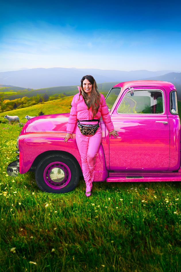 Camille Solari: Hello New Zealand! My Life in Pink