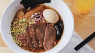 Diners, Drive-Ins and Dives