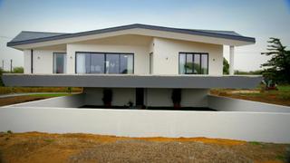Dramatic Cantilevered House Dramatic Cantilevered House