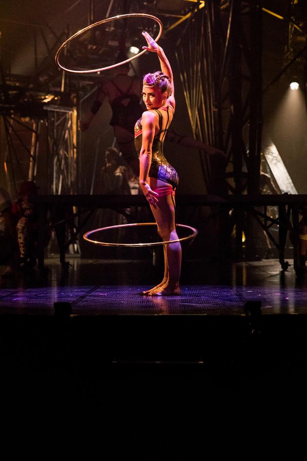 Luzia, Bazzar, Kurios -- Cabinet of Curiosities