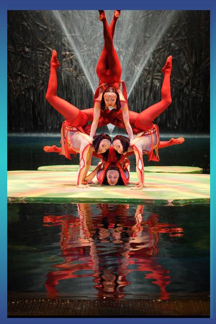 "O", Saltimbanco & 'Twas the Night Before…