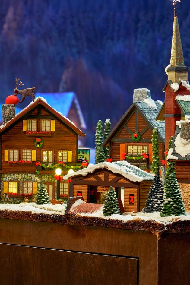 Gingerbread Land: The Biggest Little Holiday Competition