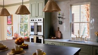 ....In a Historic Waterfront Neighborhood ....In a Historic Waterfront Neighborhood