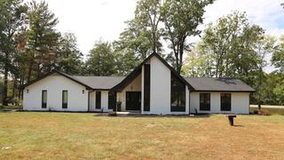 Cabinets, Paint & Floors Along the Shores of Southern Illinois