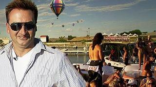 15,000 Drunk Santas! 15,000 Drunk Santas!