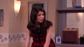 iThink They Kissed iThink They Kissed