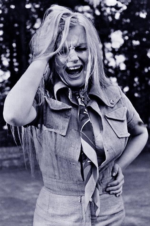 1,000 Convicts and a Woman