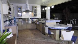 Vegas-Style Outdoor Kitchen Vegas-Style Outdoor Kitchen