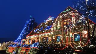 Invasion of the Christmas Lights 3: Europe