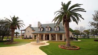 An Extravagant Master Suite