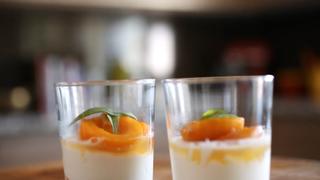 Poached Apricots With Greek Yogurt Poached Apricots With Greek Yogurt