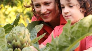 How a Garden Benefits Kids How a Garden Benefits Kids